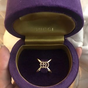 Gucci Running Gg Gold Ring .